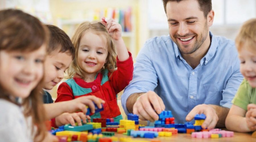 Cómo acceder a un empleo en una escuela infantil