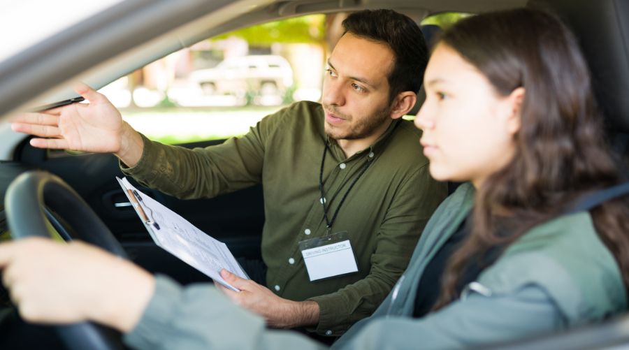 Qué estudiar para ser profesor de autoescuela